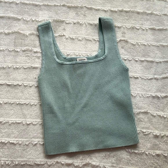 A&F Square Neck Ribbed Tank Size XS - Picture 2 of 3